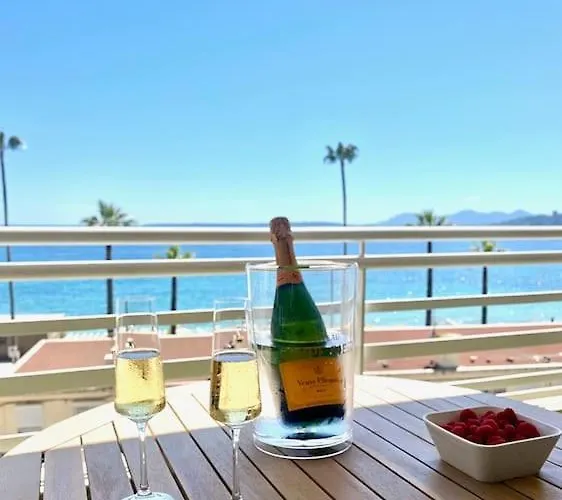 Daire Magnifique T2 - Vue - Parking - Juan-les-pins