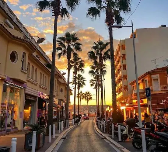 Daire Magnifique T2 - Vue - Parking - Juan-les-pins *